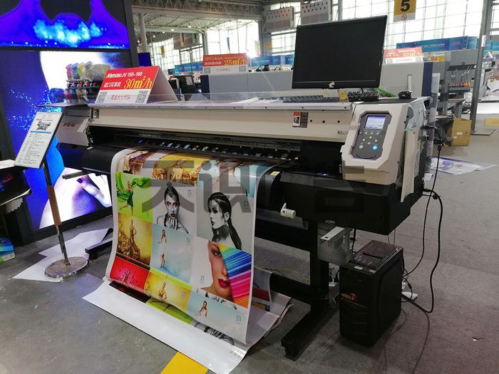 灯箱片可以用什么设备加工 (图1)